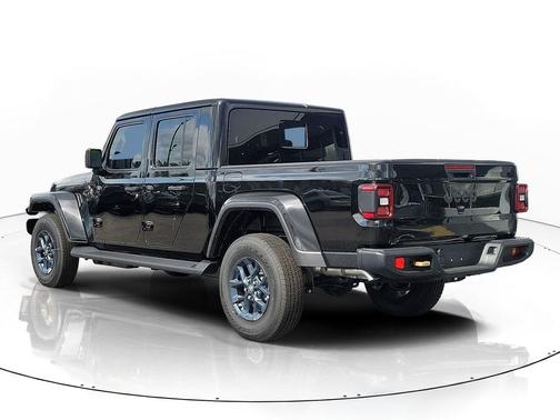 Black Clearcoat 2026 Jeep Gladiator 85th Anniversary Edition 4x4