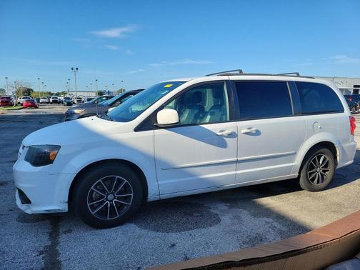 Bright White Clearcoat 2016 Dodge Grand Caravan R/T