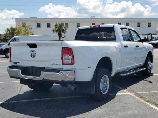 2022 RAM 3500 Big Horn Crew Cab 4x4 8' Box