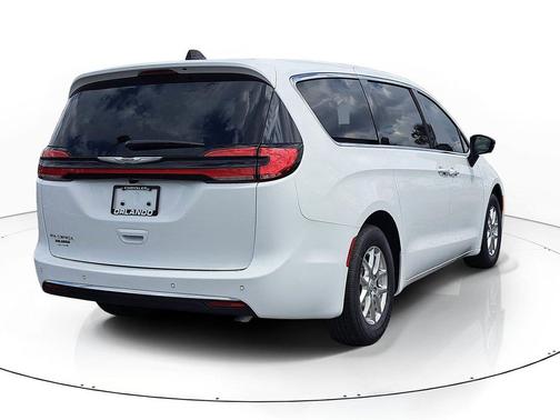 Bright White Clearcoat 2026 Chrysler Pacifica L
