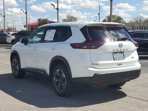 2024 Nissan Rogue SV