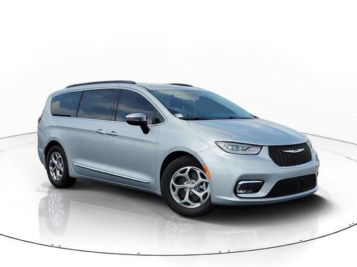 Silver Mist Clearcoat 2023 Chrysler Pacifica Limited