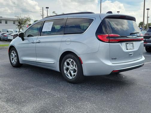 Silver Mist Clearcoat 2023 Chrysler Pacifica Limited