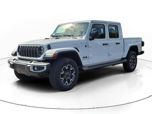 Bright White Clearcoat 2026 Jeep Gladiator Sahara 4x4