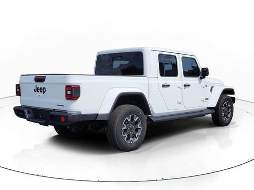 Bright White Clearcoat 2026 Jeep Gladiator Sahara 4x4