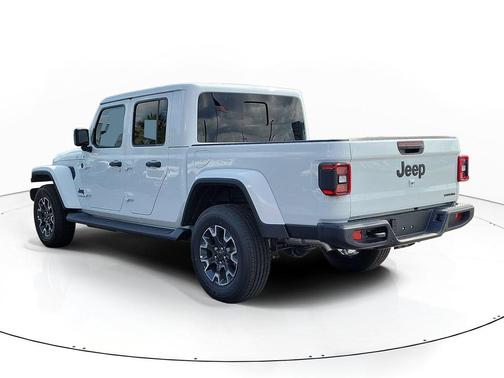 Bright White Clearcoat 2026 Jeep Gladiator Sahara 4x4