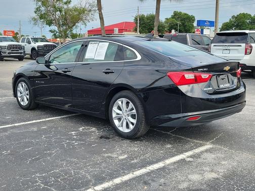 Mosaic Black Metallic 2024 Chevrolet Malibu FWD 1LT