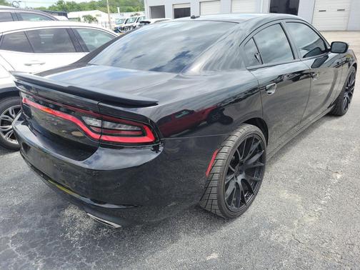 Pitch Black Clearcoat 2020 Dodge Charger SXT