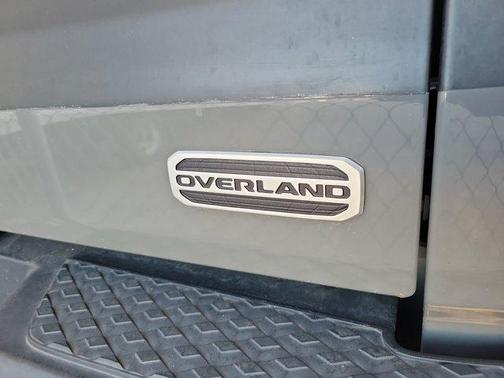 Sting-Gray Clearcoat 2022 Jeep Gladiator Overland