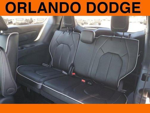 2025 Chrysler Pacifica Hybrid Premium S Appearance Pkg