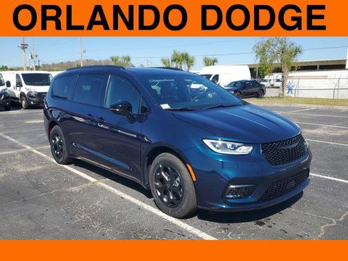 2025 Chrysler Pacifica Hybrid Premium S Appearance Pkg