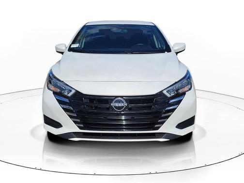 Aspen White Tricoat 2025 Nissan Versa 1.6 SV