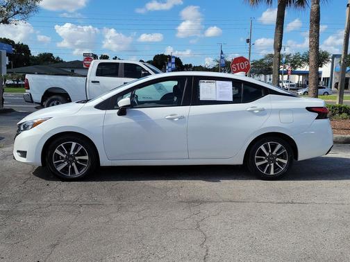 Aspen White Tricoat 2025 Nissan Versa 1.6 SV