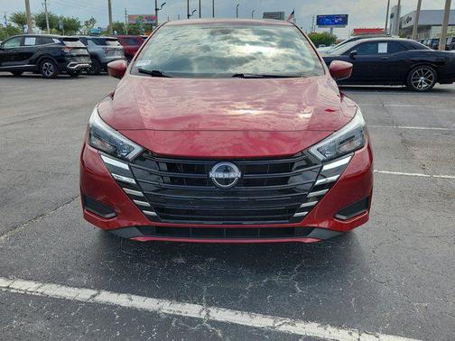 Scarlet Ember Tintcoat 2025 Nissan Versa 1.6 SV