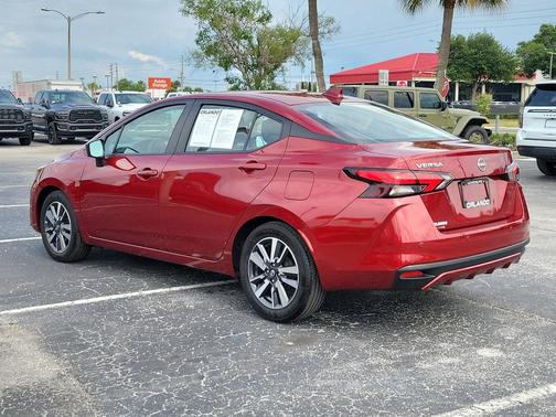 Scarlet Ember Tintcoat 2025 Nissan Versa 1.6 SV