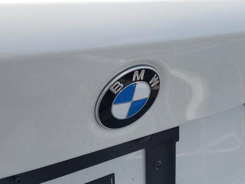 2025 BMW 330 i