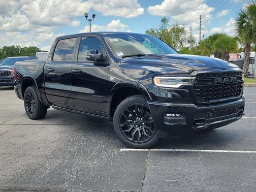Diamond Black Crystal Pearlcoat 2026 RAM 1500 Limited