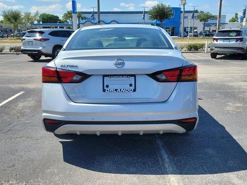 Brilliant Silver Metallic 2024 Nissan Altima S FWD