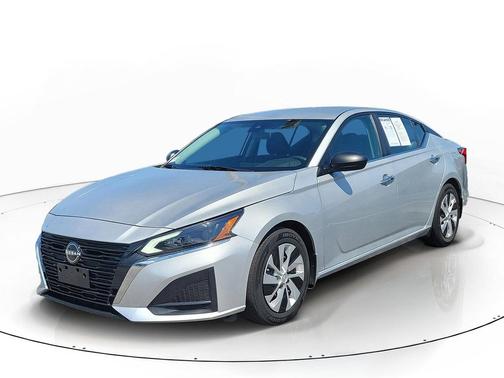 Brilliant Silver Metallic 2024 Nissan Altima S FWD