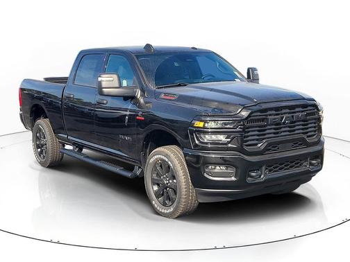 Diamond Black Crystal Pearlcoat 2026 RAM 2500 Big Horn Crew Cab 4x4 6'4' Box