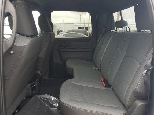 2024 RAM 2500 Tradesman Crew Cab 4x4 6'4' Box