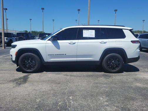 Bright White Clearcoat 2025 Jeep Grand Cherokee L Altitude
