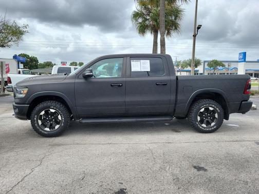 Diamond Black Crystal Pearlcoat 2022 RAM 1500 Rebel