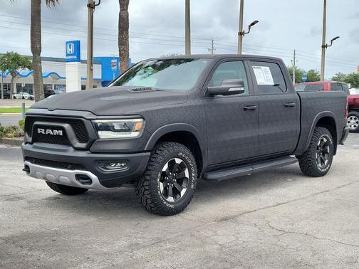 Diamond Black Crystal Pearlcoat 2022 RAM 1500 Rebel