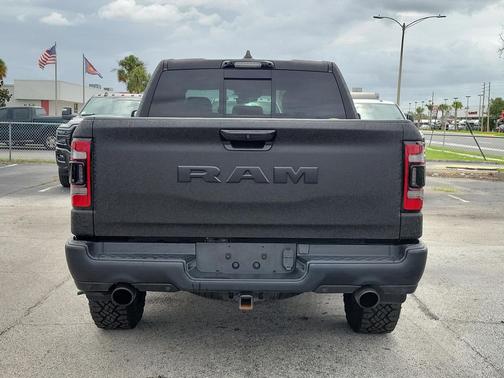 Diamond Black Crystal Pearlcoat 2022 RAM 1500 Rebel