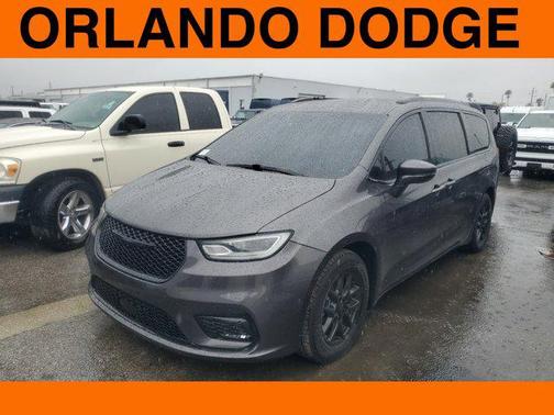 2022 Chrysler Pacifica Touring L