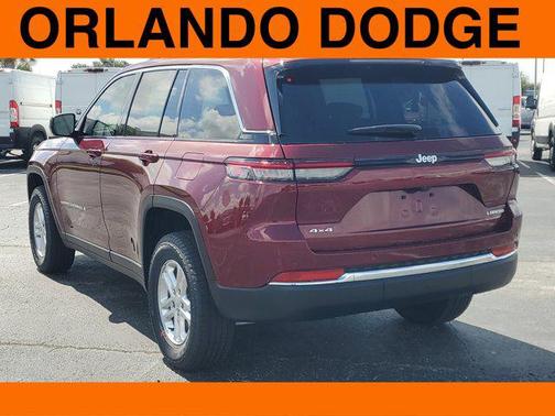 2025 Jeep Grand Cherokee Laredo