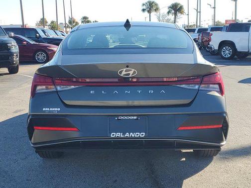 2025 Hyundai ELANTRA SEL