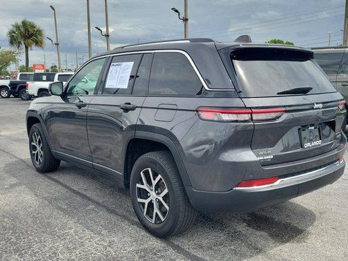 Baltic Gray Metallic Clearcoat 2023 Jeep Grand Cherokee Limited