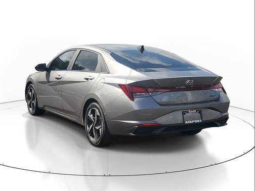 Fluid Metal 2023 Hyundai ELANTRA SEL