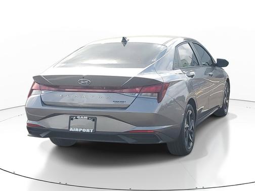 Fluid Metal 2023 Hyundai ELANTRA SEL