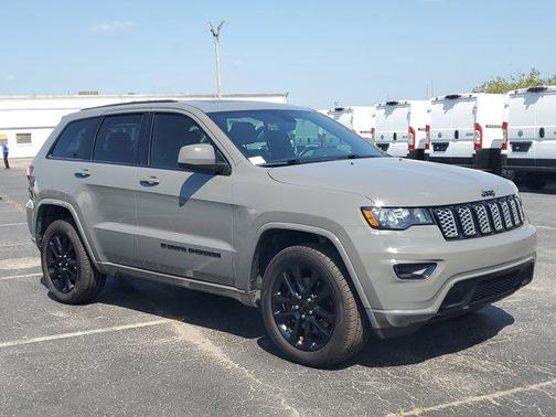 2022 Jeep Grand Cherokee Laredo