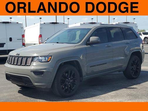2022 Jeep Grand Cherokee Laredo
