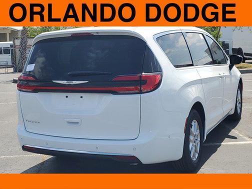 2025 Chrysler Pacifica L