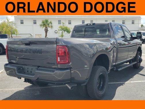 2025 RAM 3500 Laramie Crew Cab 4x4 8' Box