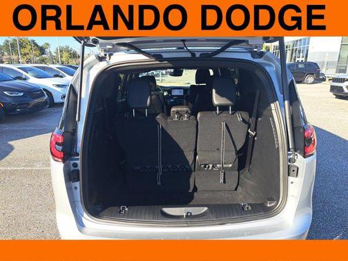 2026 Chrysler Pacifica L