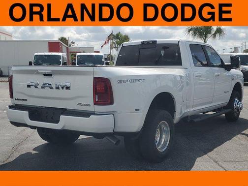 2025 RAM 3500 Laramie Crew Cab 4x4 8' Box