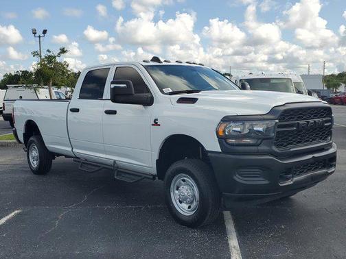 2024 RAM 2500 Tradesman Crew Cab 4x4 8' Box
