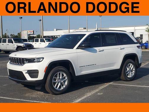 2025 Jeep Grand Cherokee Laredo