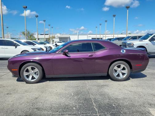 Hellraisin 2022 Dodge Challenger SXT