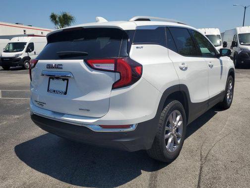 2023 GMC Terrain SLT