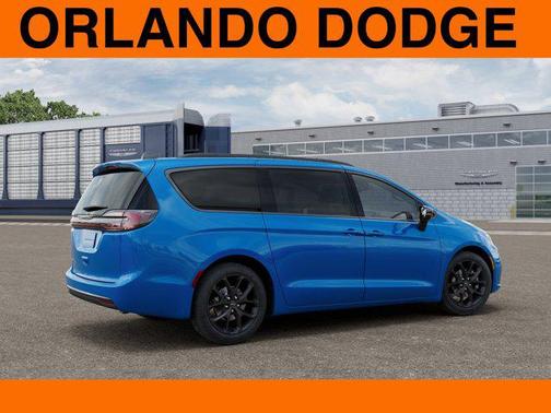 Hydro Blue Pearlcoat 2026 Chrysler Pacifica L