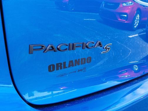 2026 Chrysler Pacifica L