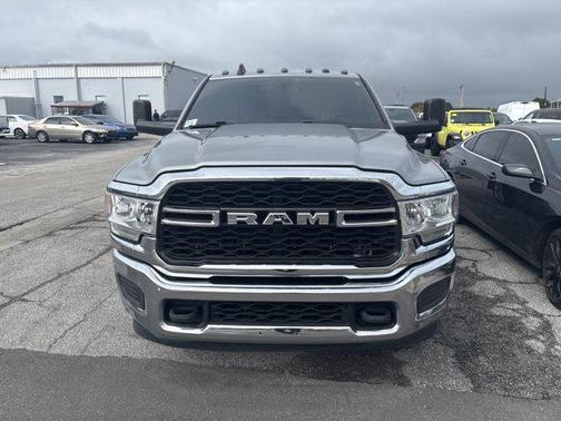 2021 RAM 3500 Tradesman Crew Cab 4x4 8' Box