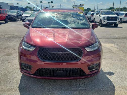 Velvet Red Pearlcoat 2021 Chrysler Pacifica Touring L