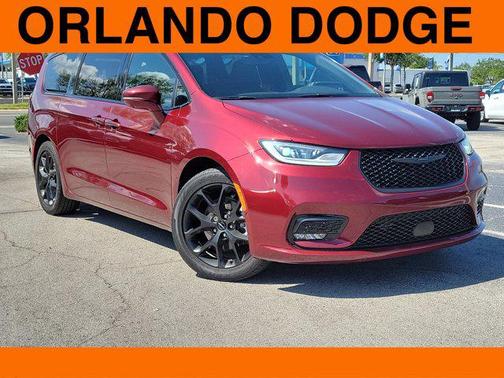 Velvet Red Pearlcoat 2021 Chrysler Pacifica Touring L